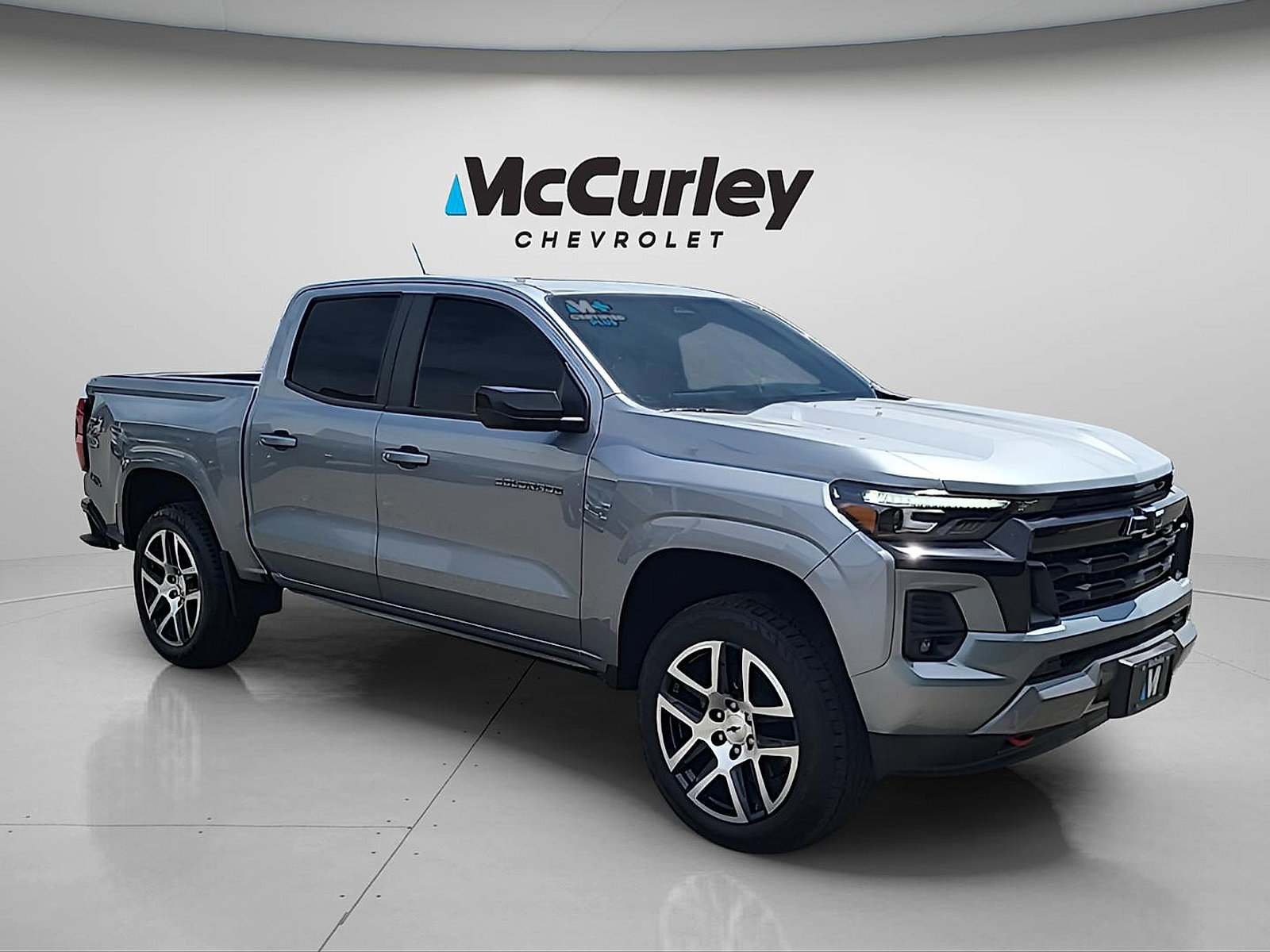 Used 2024 Chevrolet Colorado Z71 w/ Z71 Convenience Package 2