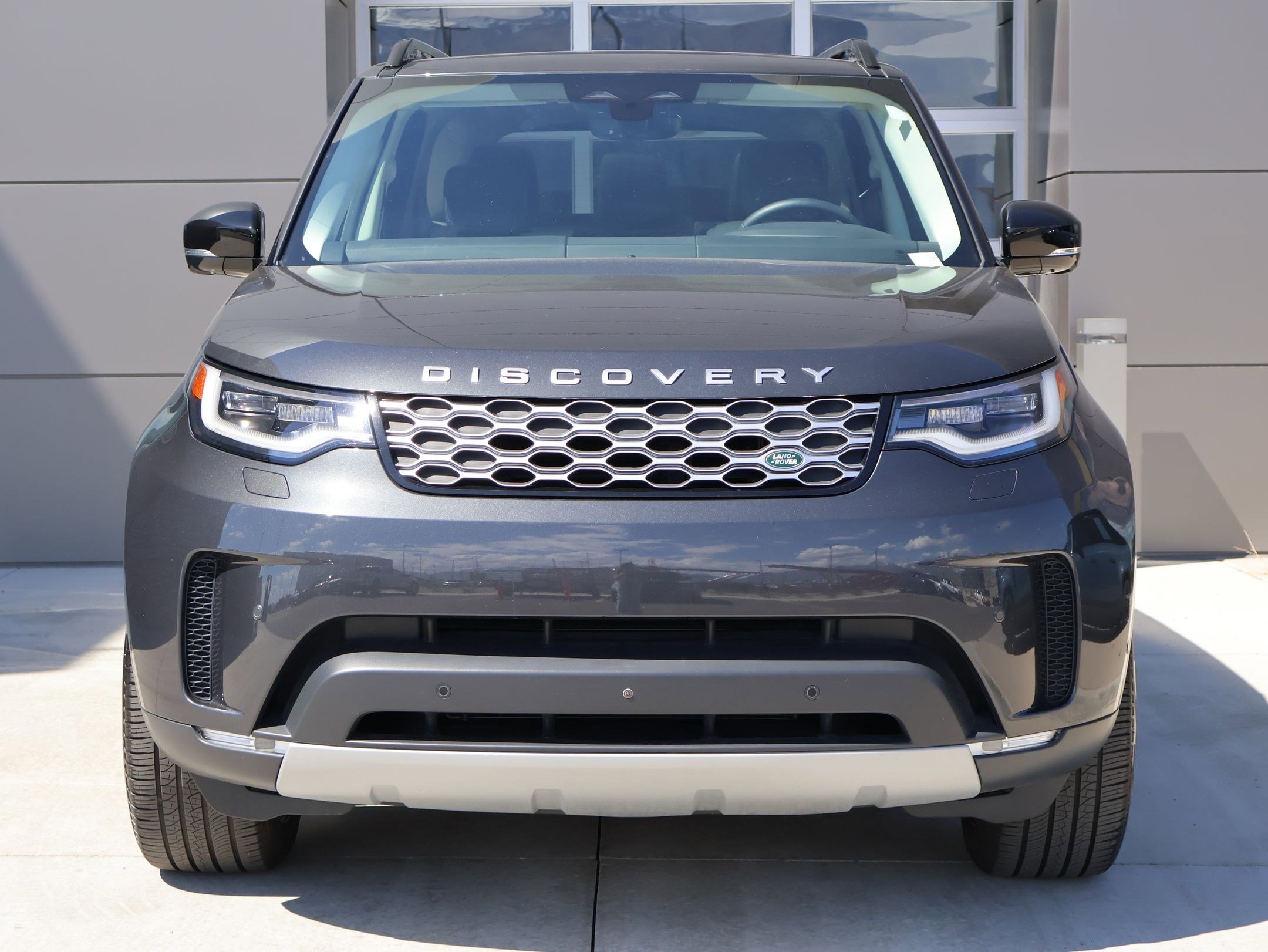 2025 Land Rover Discovery S