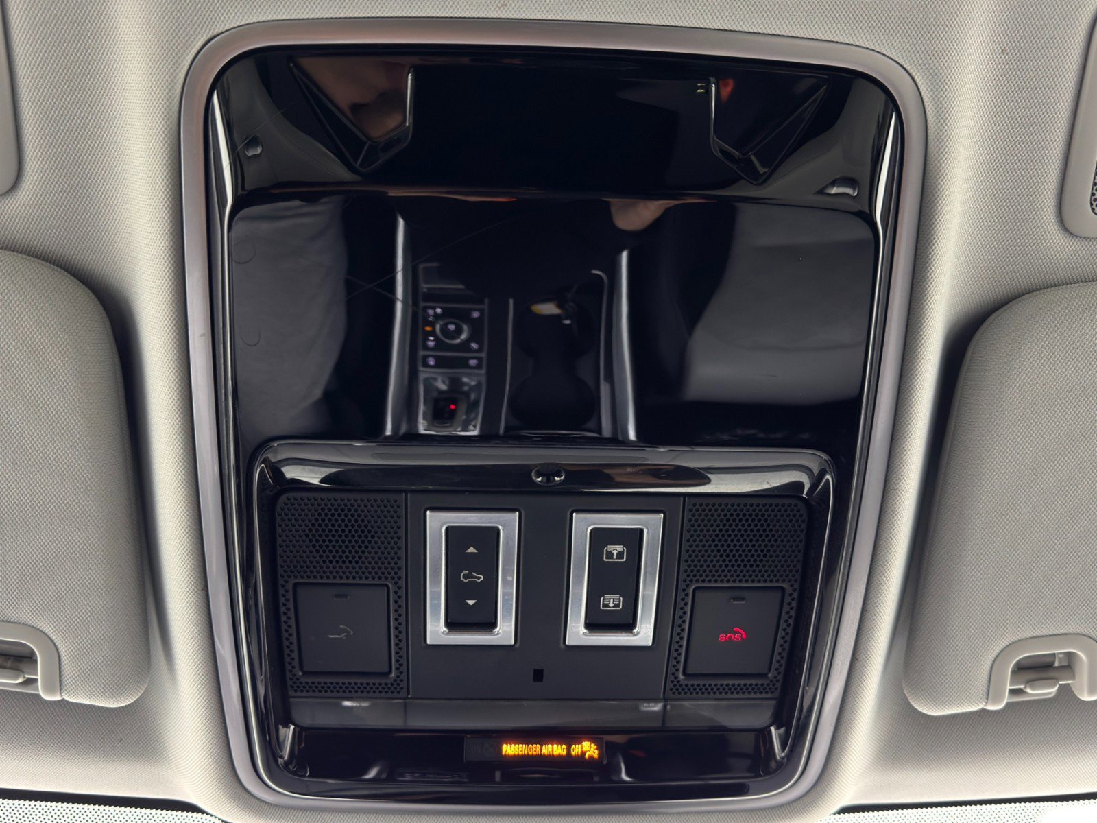 2022 Land Rover Range Rover Sport SVR Carbon Edition