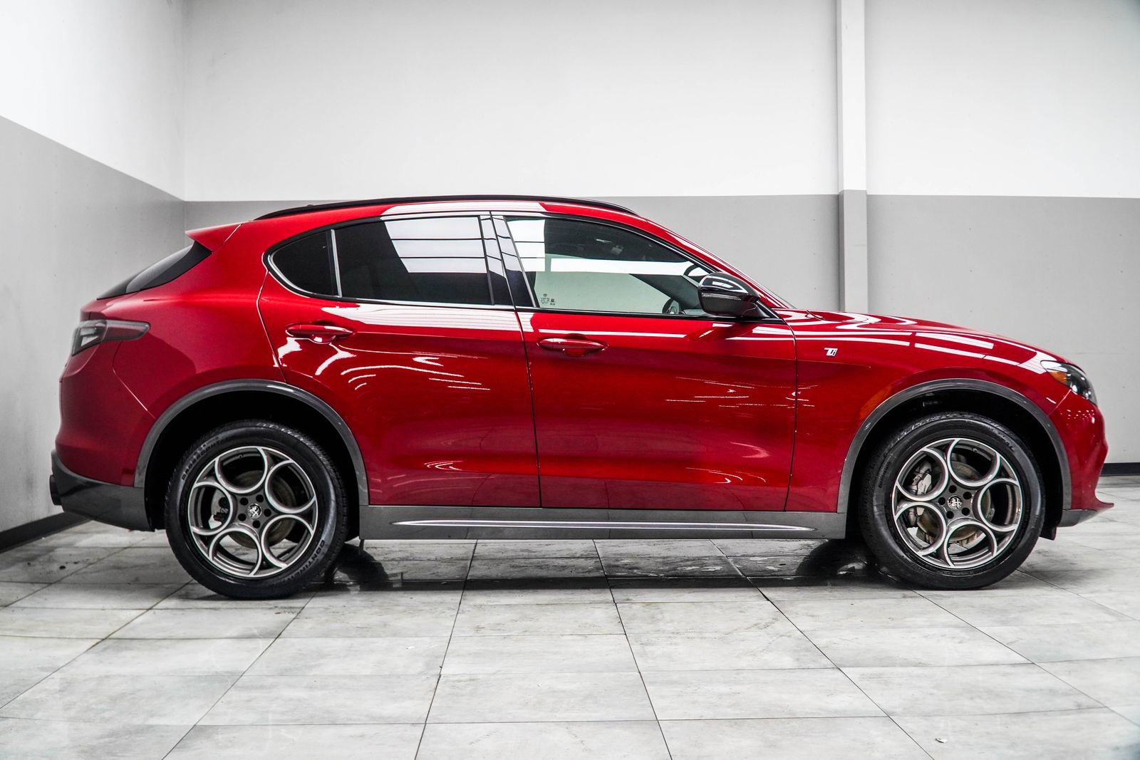 2024 Alfa Romeo Stelvio Ti