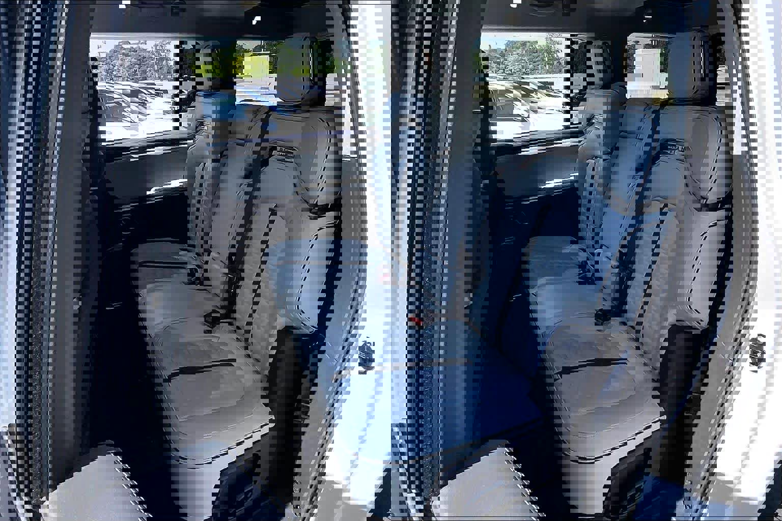 2024 Rivian R1S Adventure