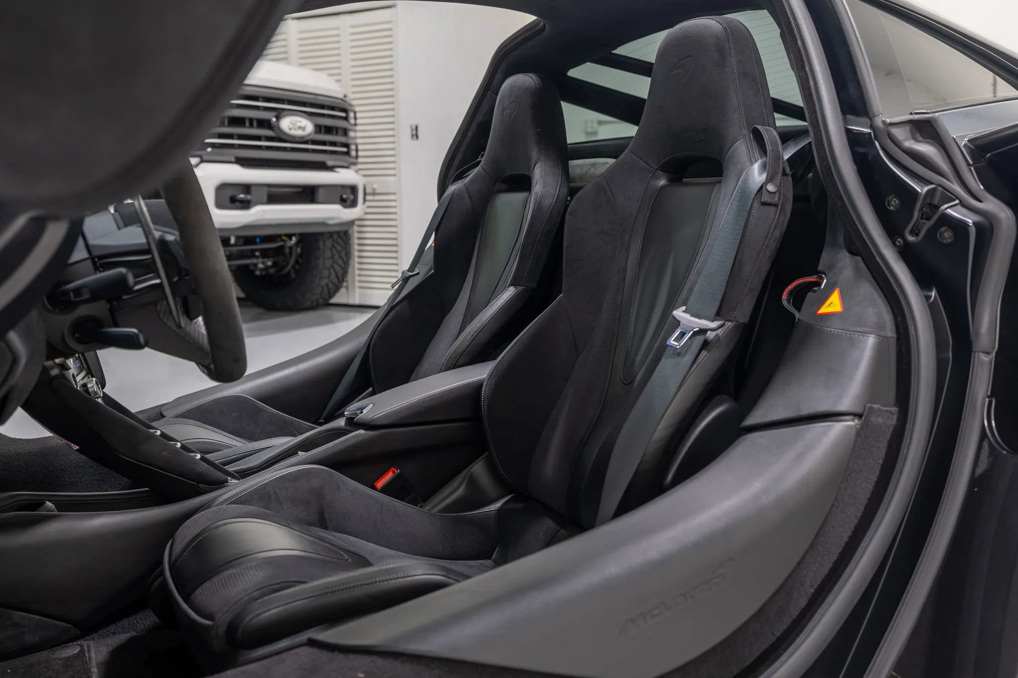 Used 2018 McLaren 720S Performance photo 41