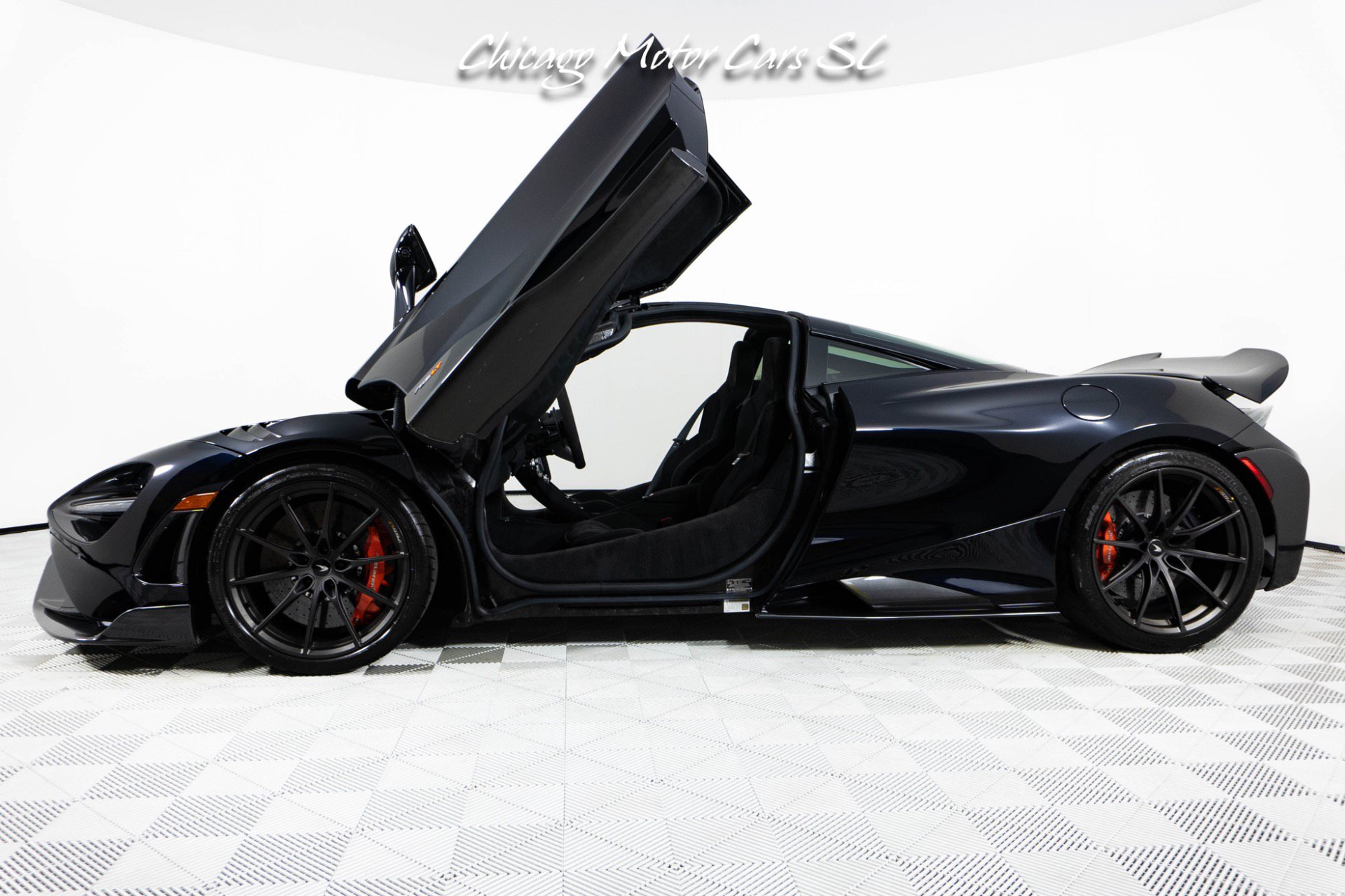 Used 2021 McLaren 765LT photo 29
