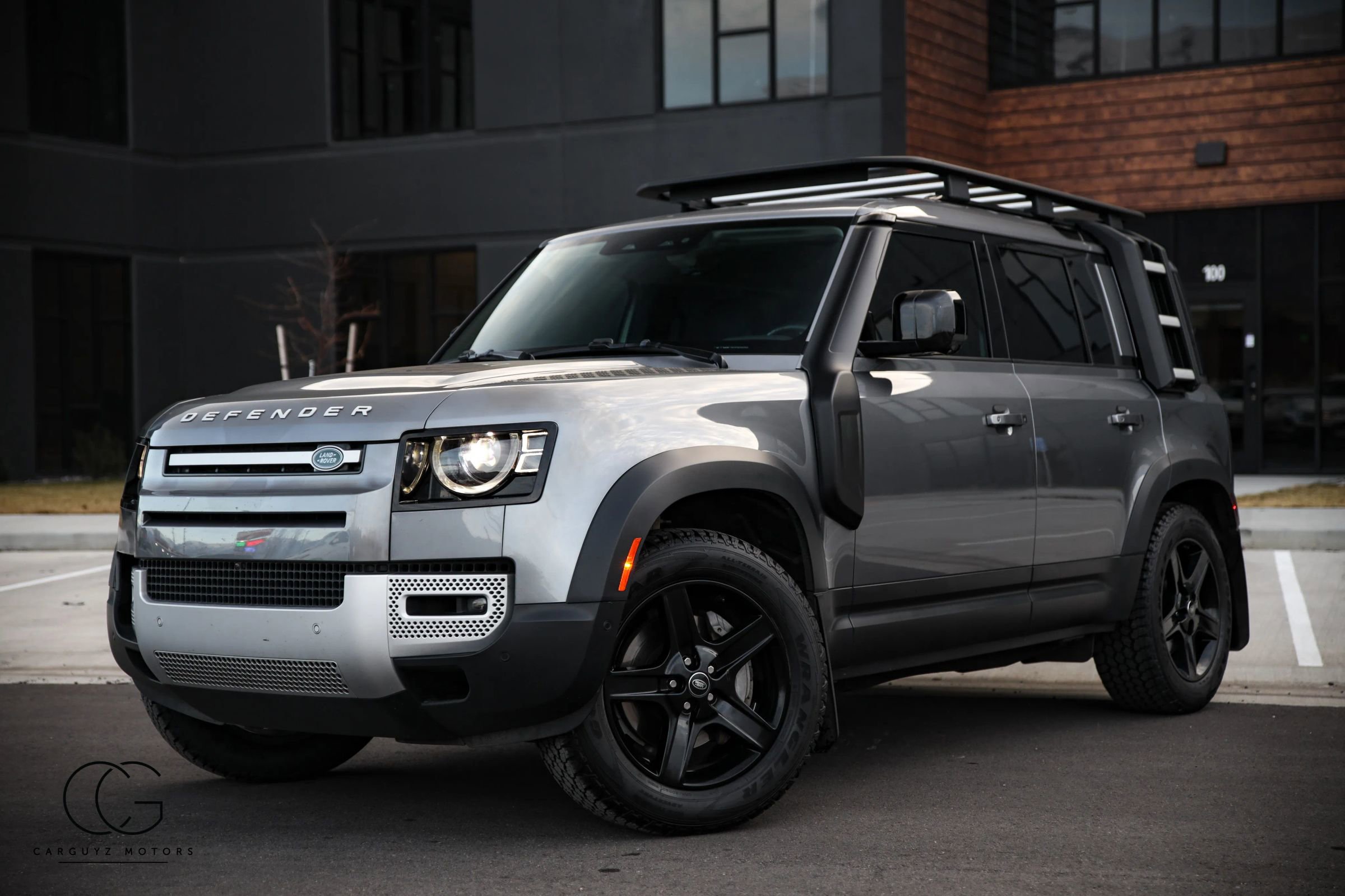 2022 Land Rover Defender 110 SE