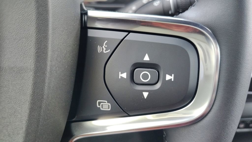 2026 Volvo Xc40 B5 Ultra