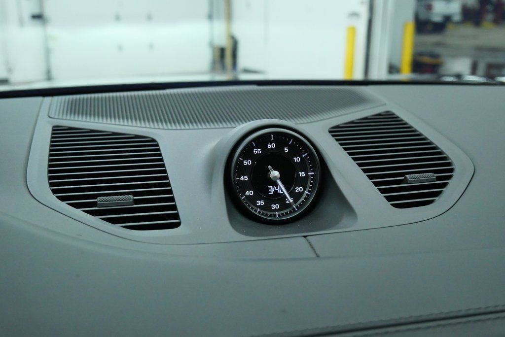 2025 Porsche Cayenne GTS