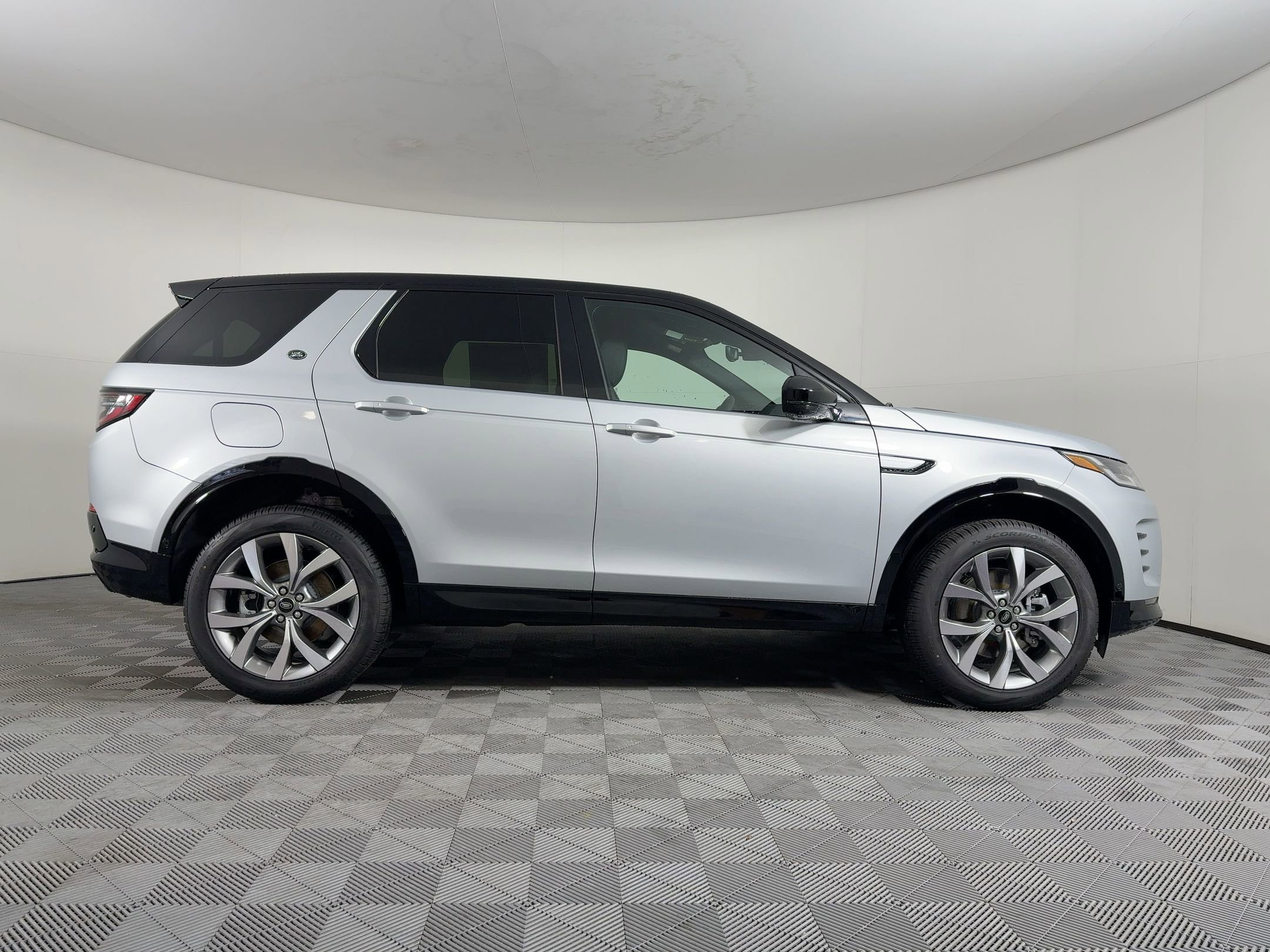 2026 Land Rover Discovery Sport Landmark