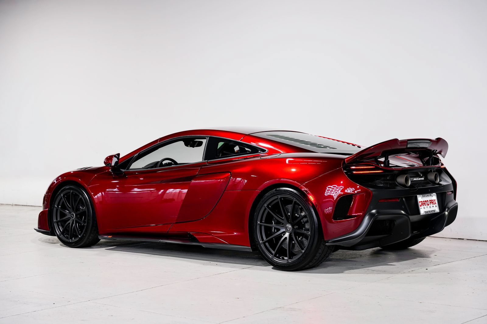 Used 2016 McLaren 675LT Coupe photo 9