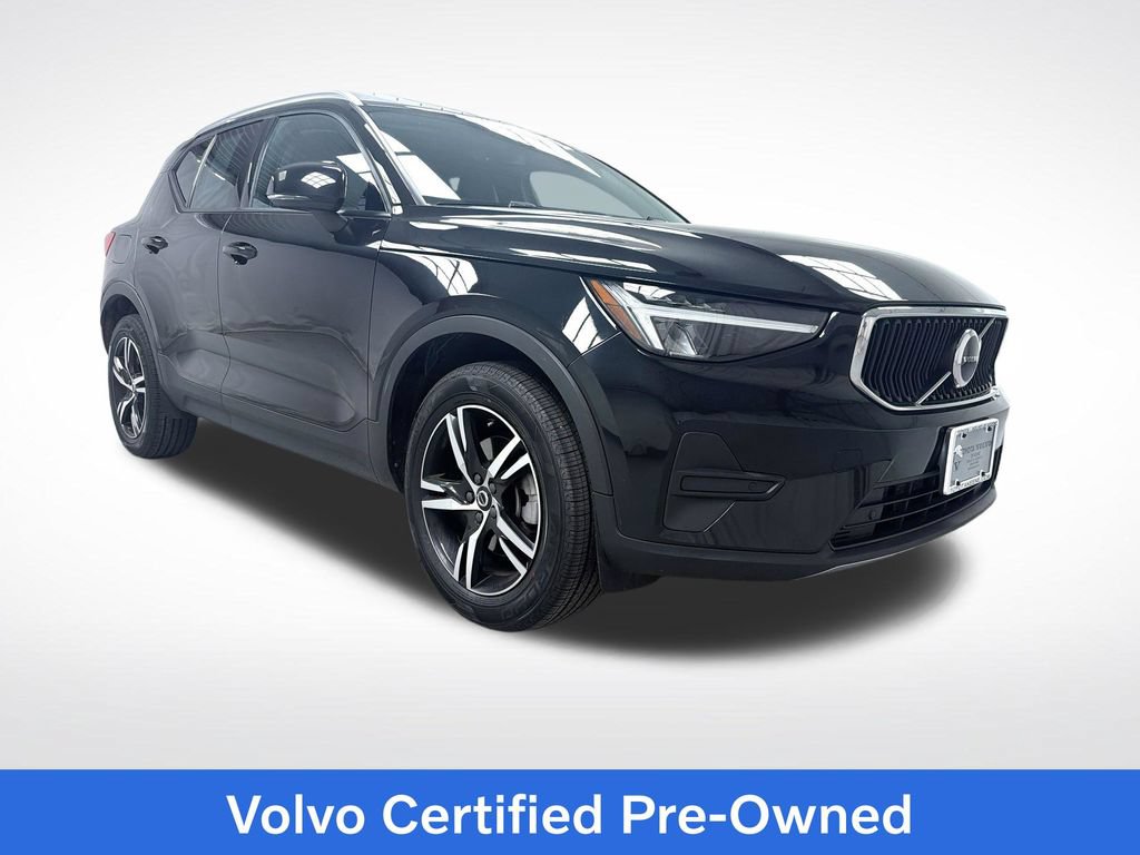 Used 2023 Volvo XC40 B5 Core w/ Convenience Package