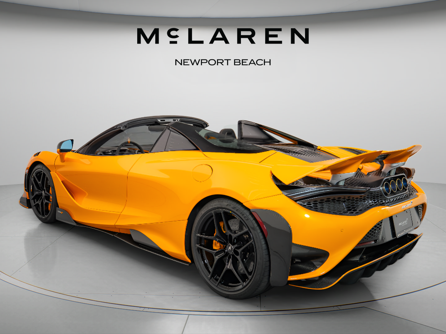 Used 2022 McLaren 765LT photo 6