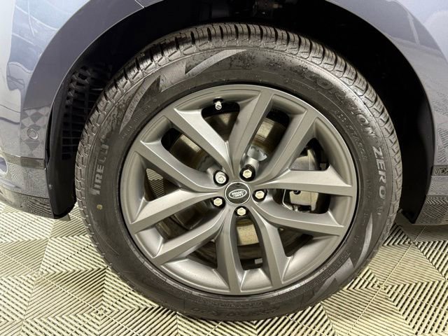 2026 Land Rover Range Rover Velar Dynamic SE