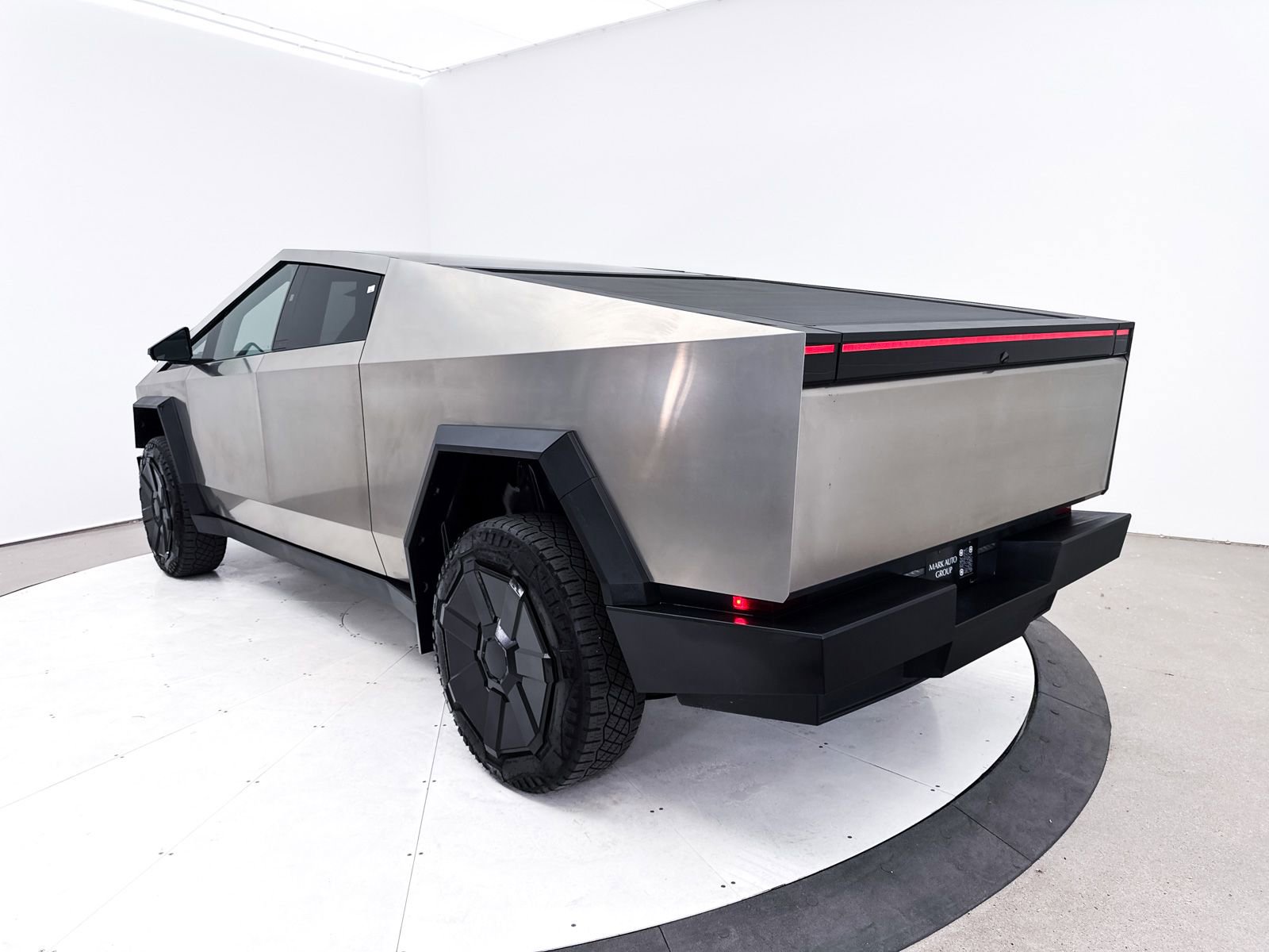 2024 Tesla Cybertruck AWD Crew Cab