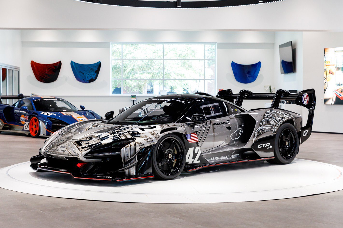 Used 2020 McLaren Senna photo 8