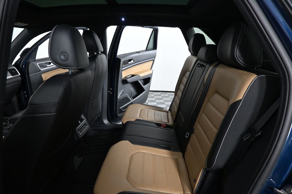 2022 Volkswagen Atlas Cross Sport SEL Premium R-Line