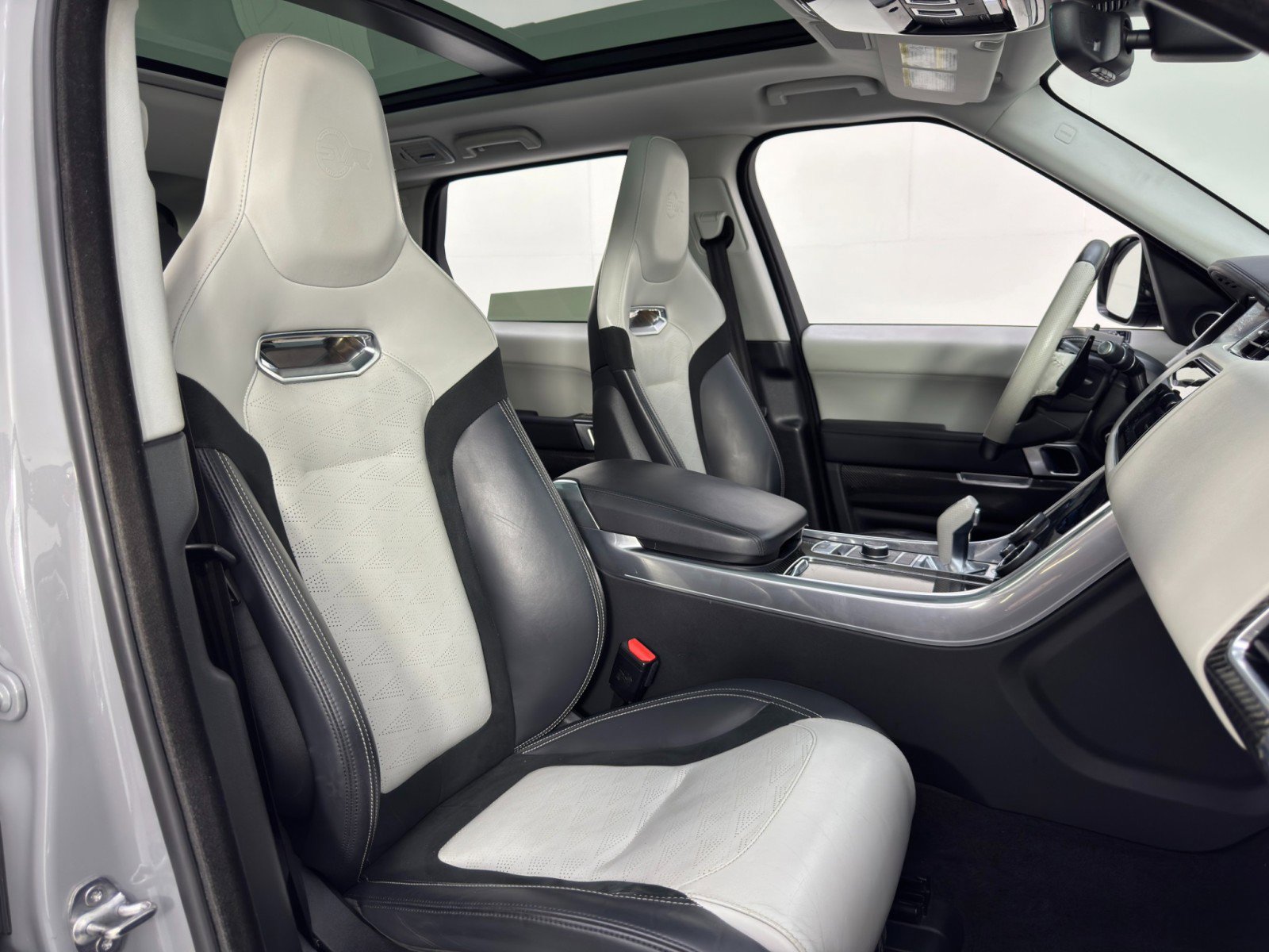 2022 Land Rover Range Rover Sport SVR Carbon Edition