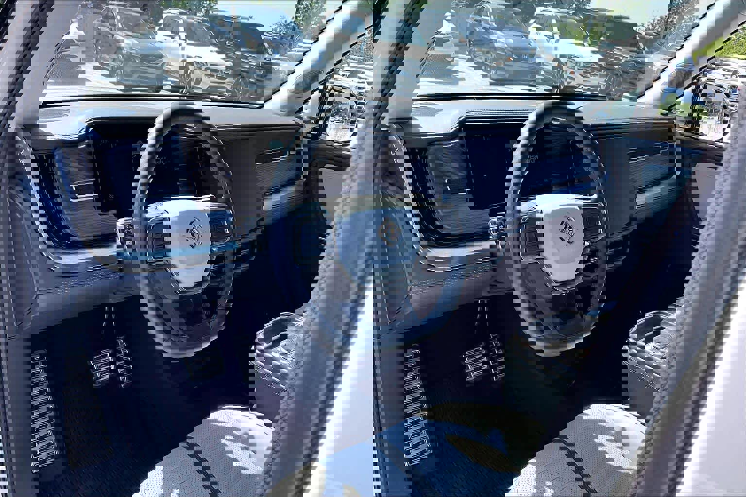 2024 Rivian R1S Adventure