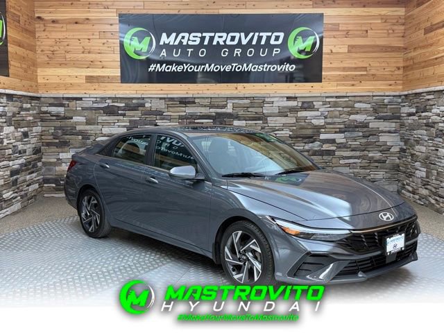 Used 2024 Hyundai Elantra SEL w/ Convenience Package