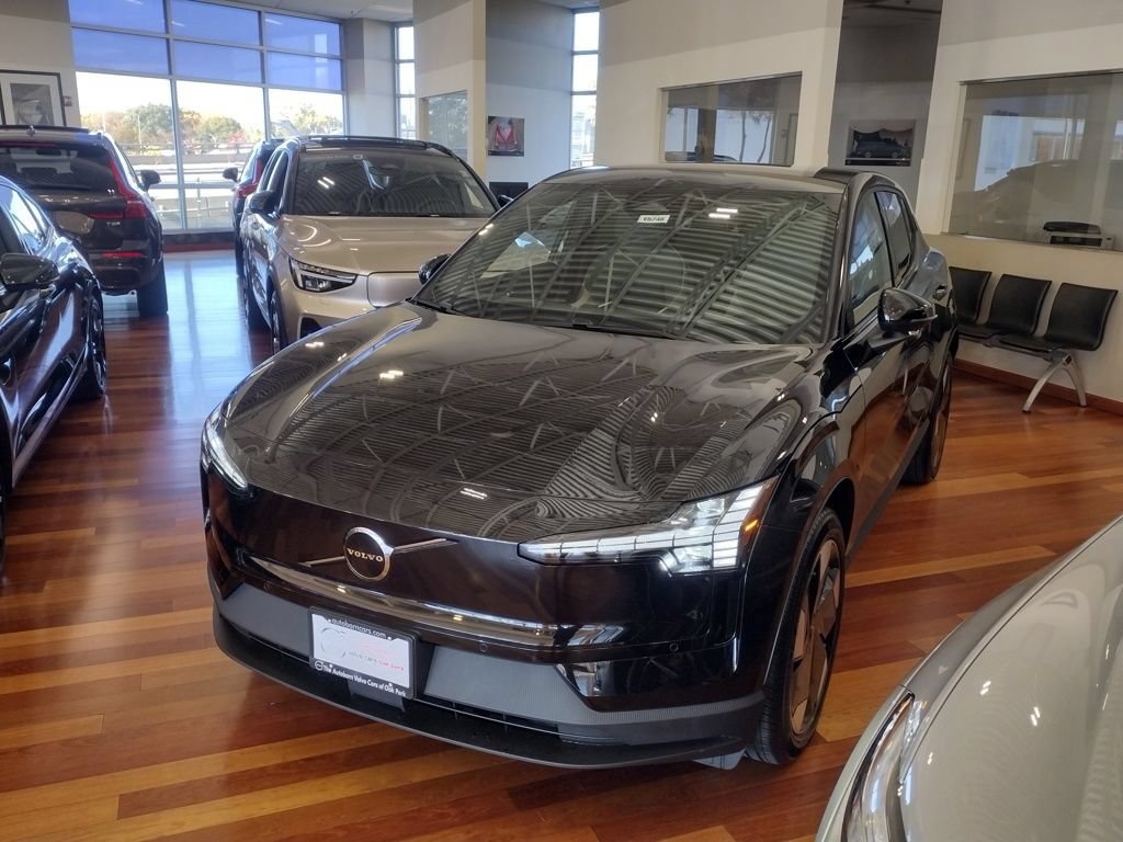 New 2025 Volvo EX30 Plus w/ Protection Package Premier