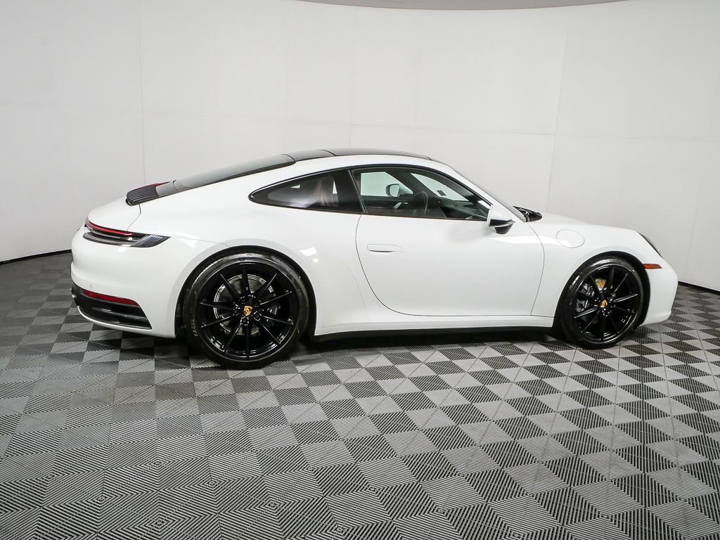 2020 Porsche 911 Carrera