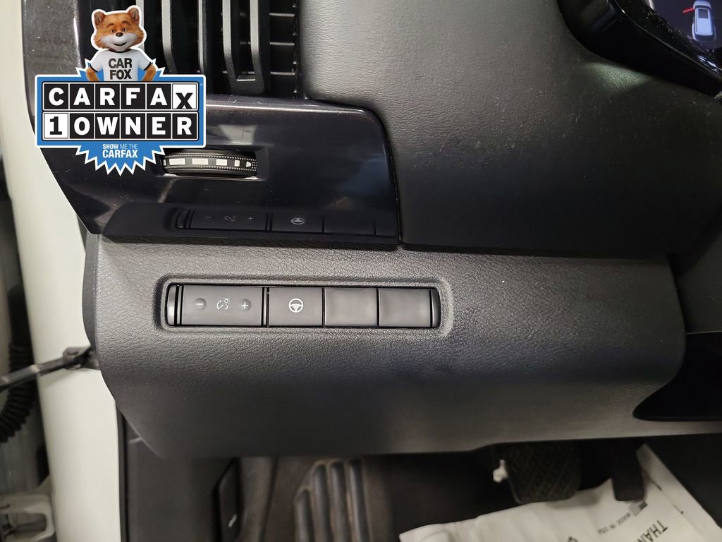 2023 Nissan Pathfinder SV