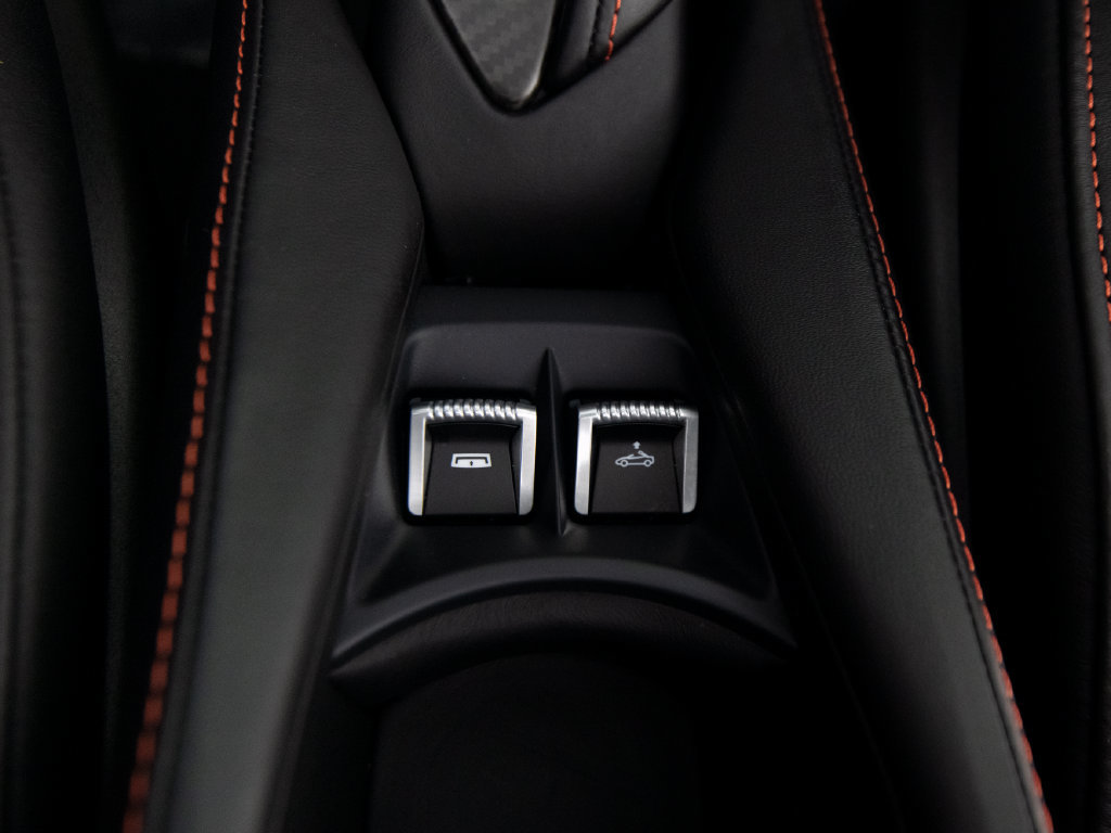 Used 2020 McLaren 720S Performance photo 22