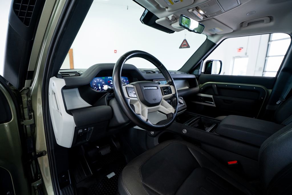 2020 Land Rover Defender 110 SE