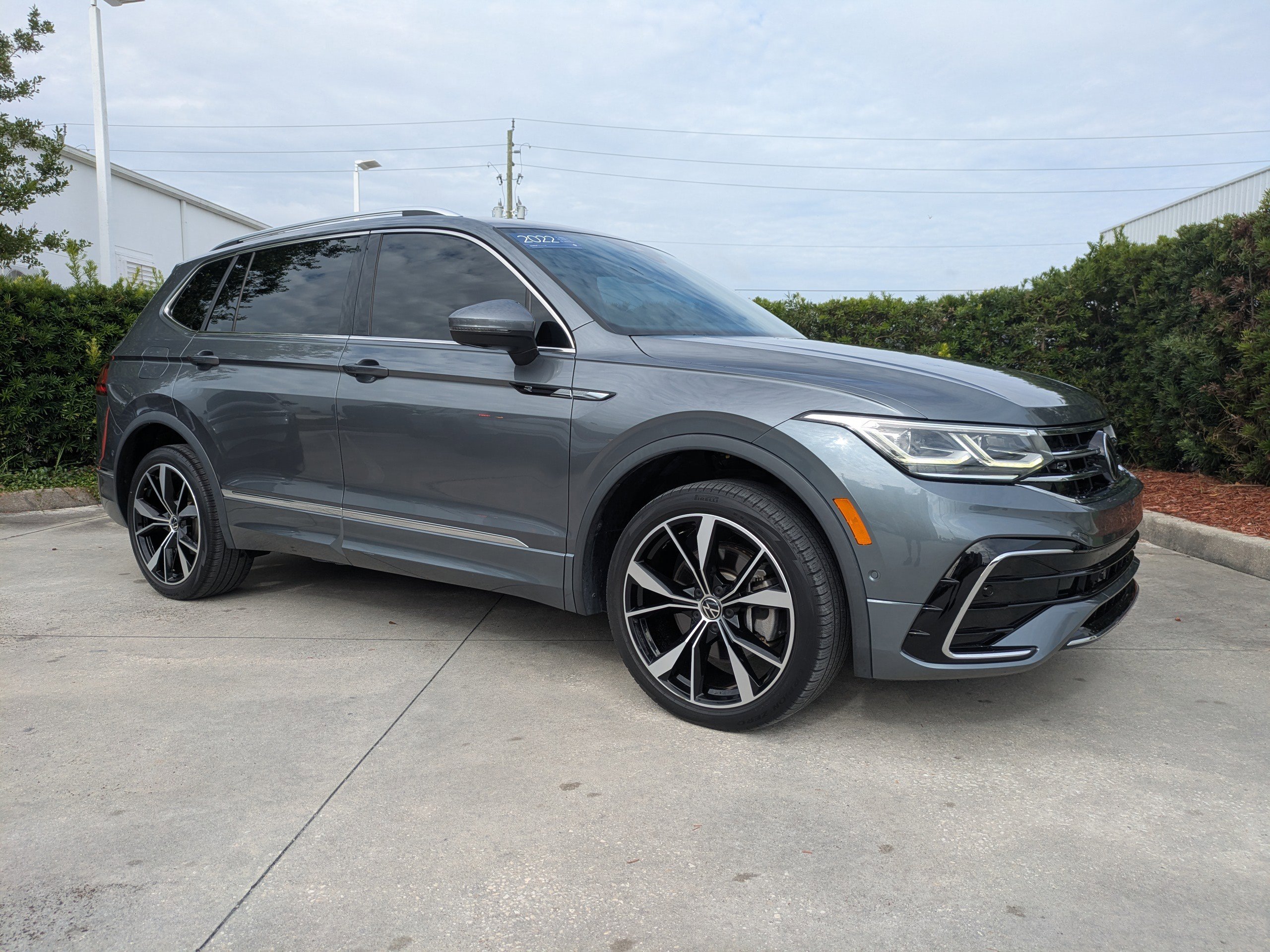 Used 2022 Volkswagen Tiguan SEL R-Line