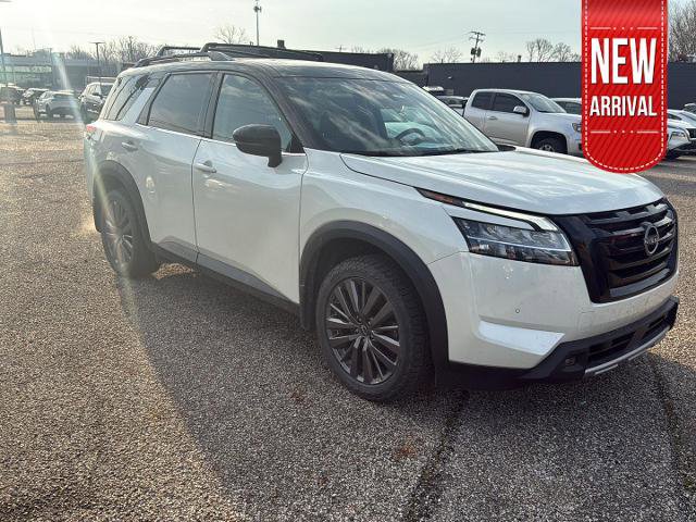 2023 Nissan Pathfinder SL