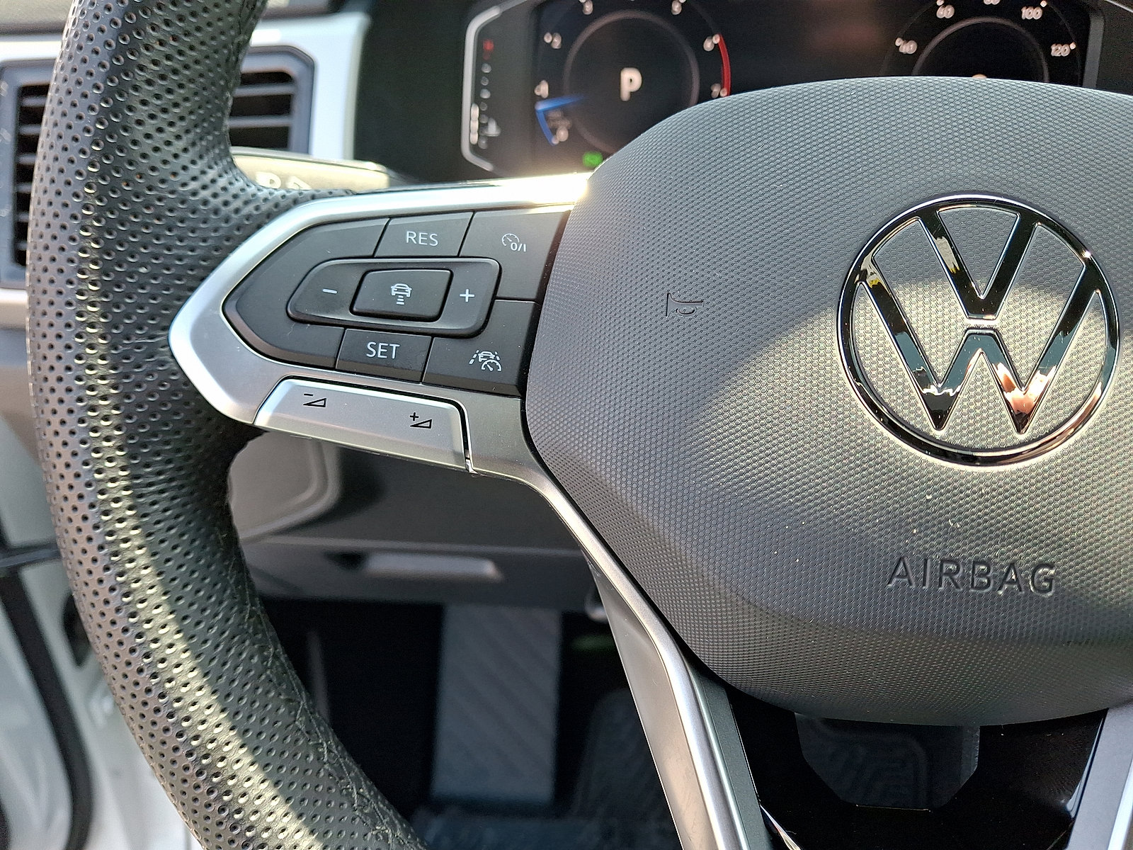 2023 Volkswagen Atlas Cross Sport SEL Premium R-Line