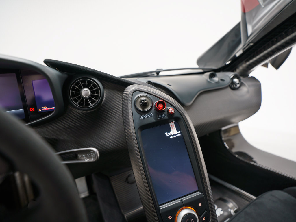 Used 2015 McLaren P1 photo 12