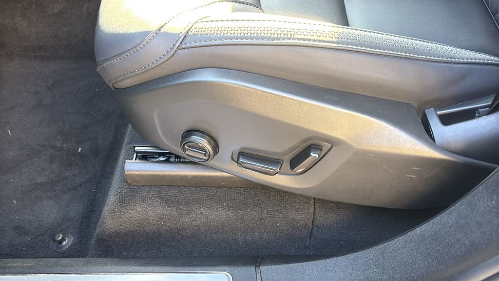 2025 Volvo Xc90 B6 Plus