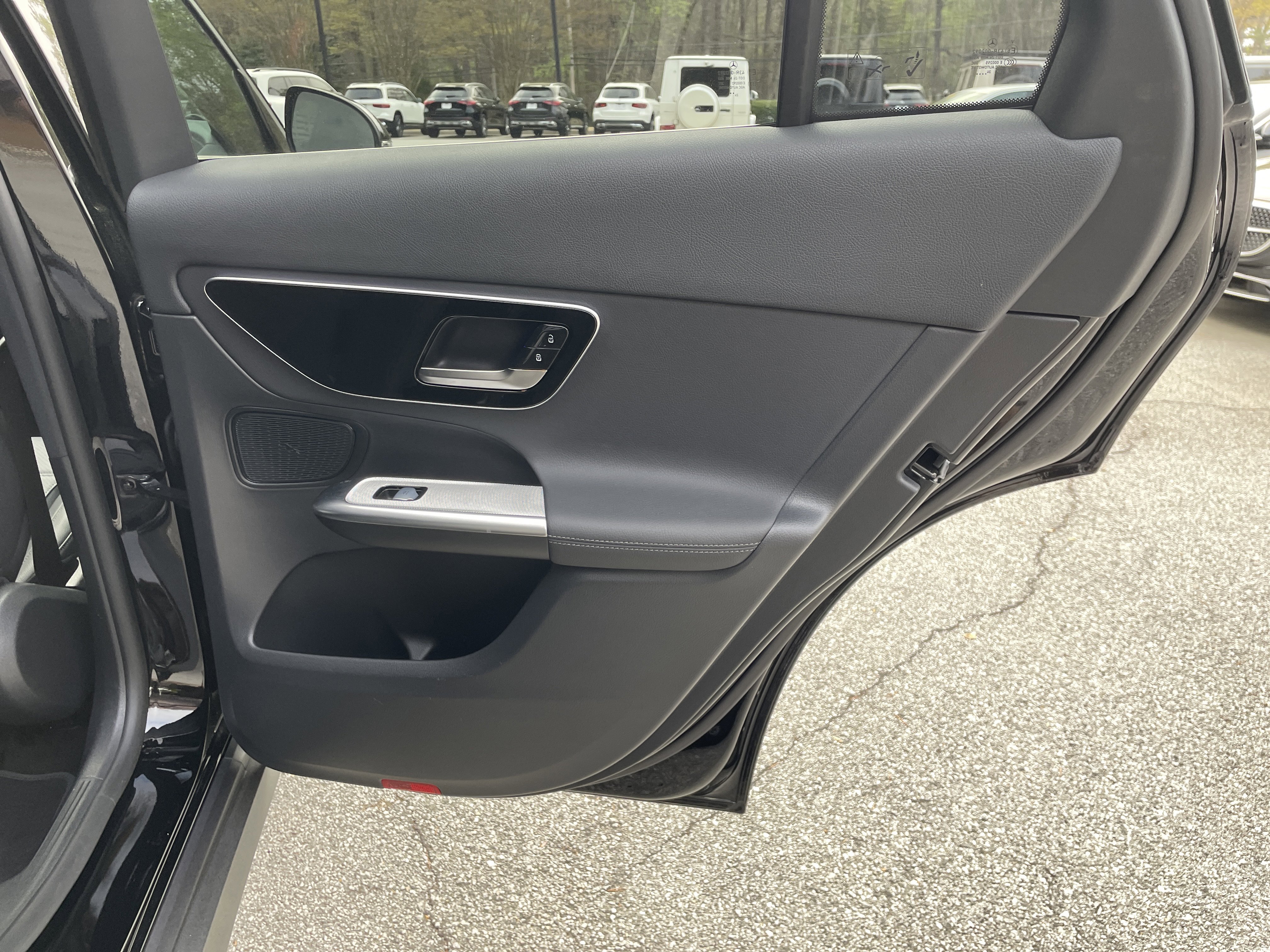 2025 Mercedes-Benz GLC 300