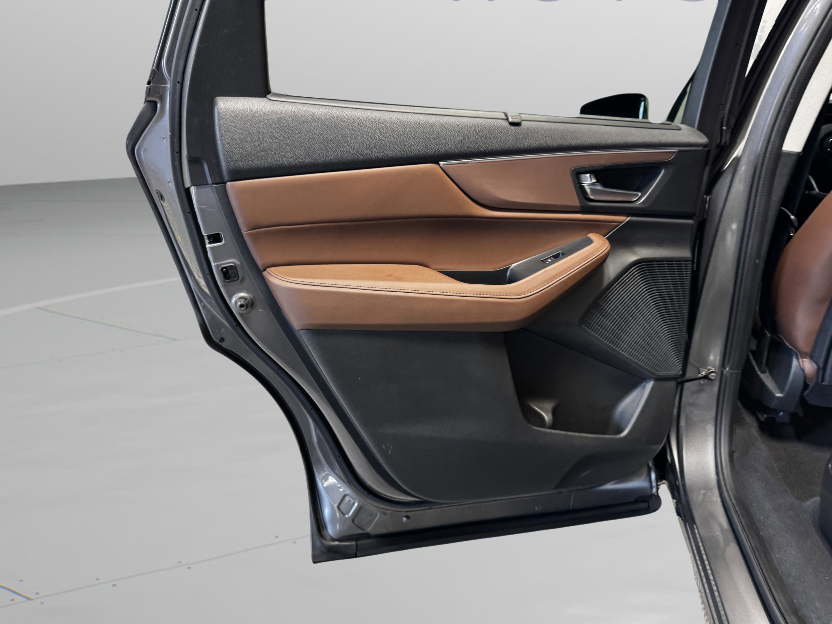 2023 Acura MDX FWD w/ Technology Package