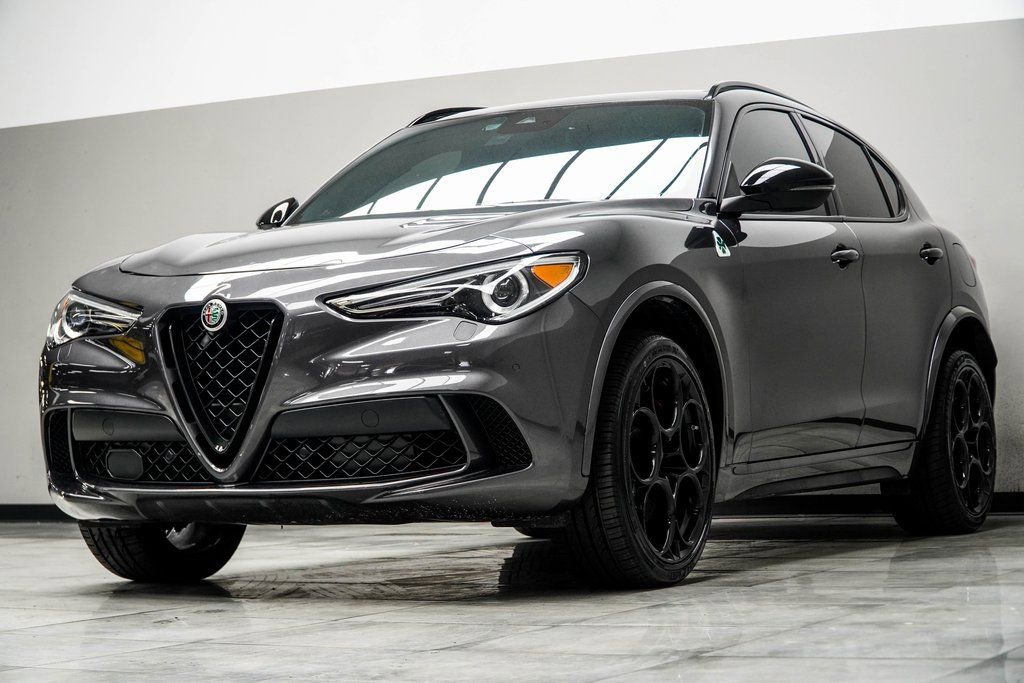 2022 Alfa Romeo Stelvio Quadrifoglio