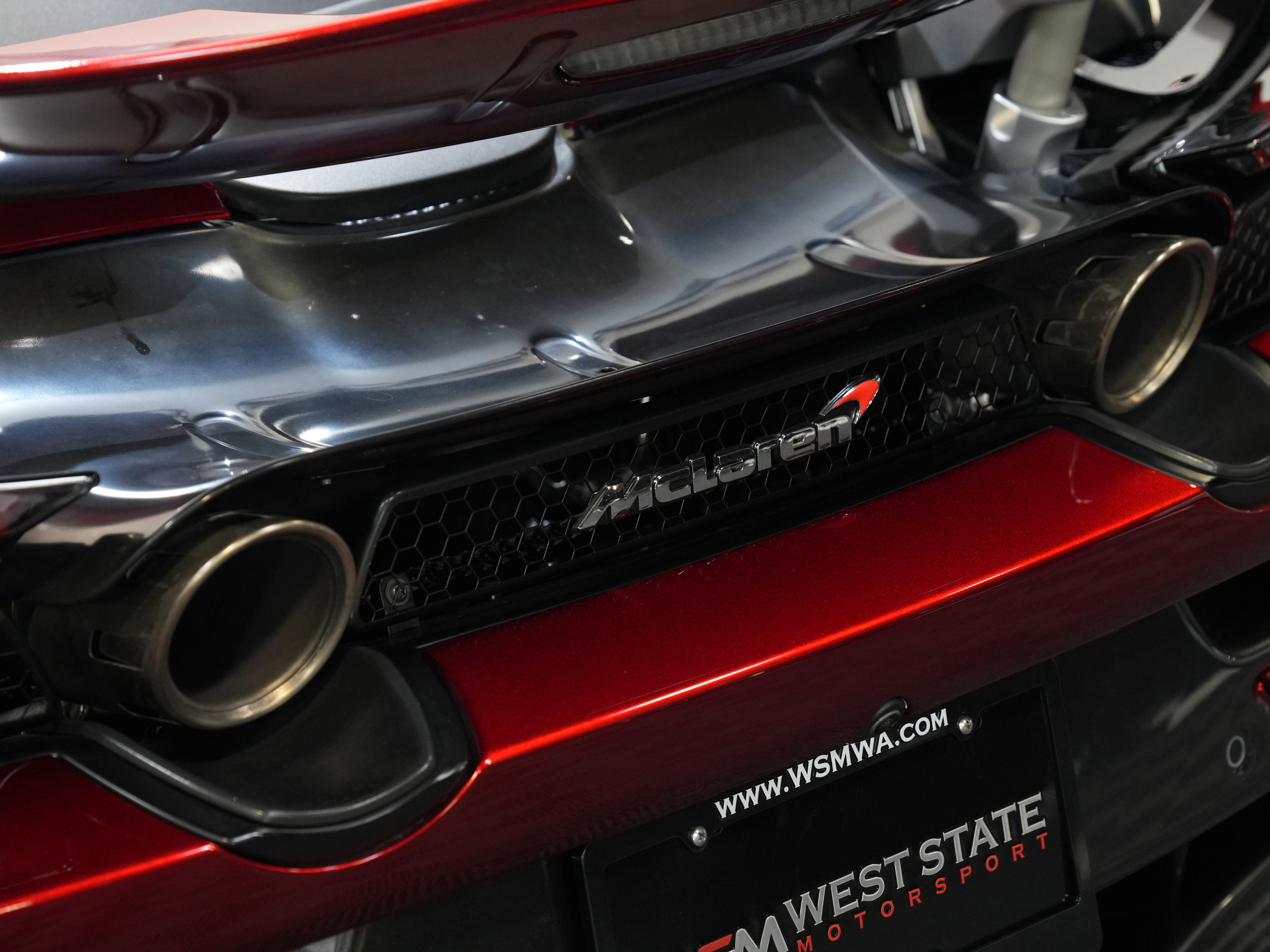 Used 2018 McLaren 720S photo 18