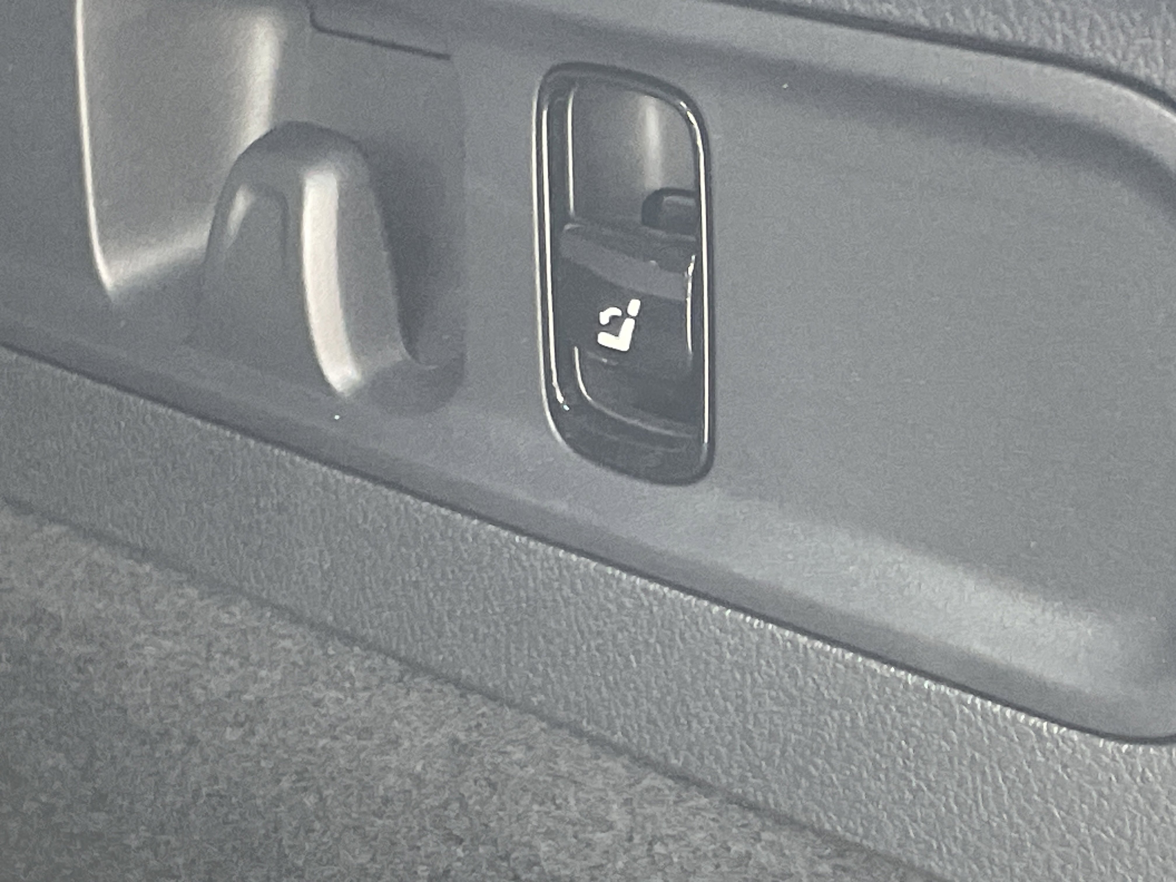 2025 Mercedes-Benz GLC 300