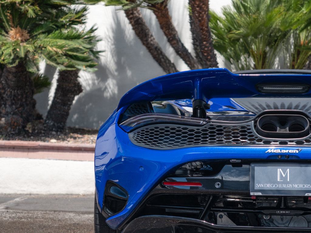 Used 2025 McLaren 750S Spider photo 33