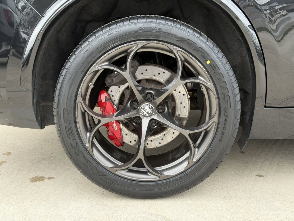 2022 Alfa Romeo Stelvio Quadrifoglio