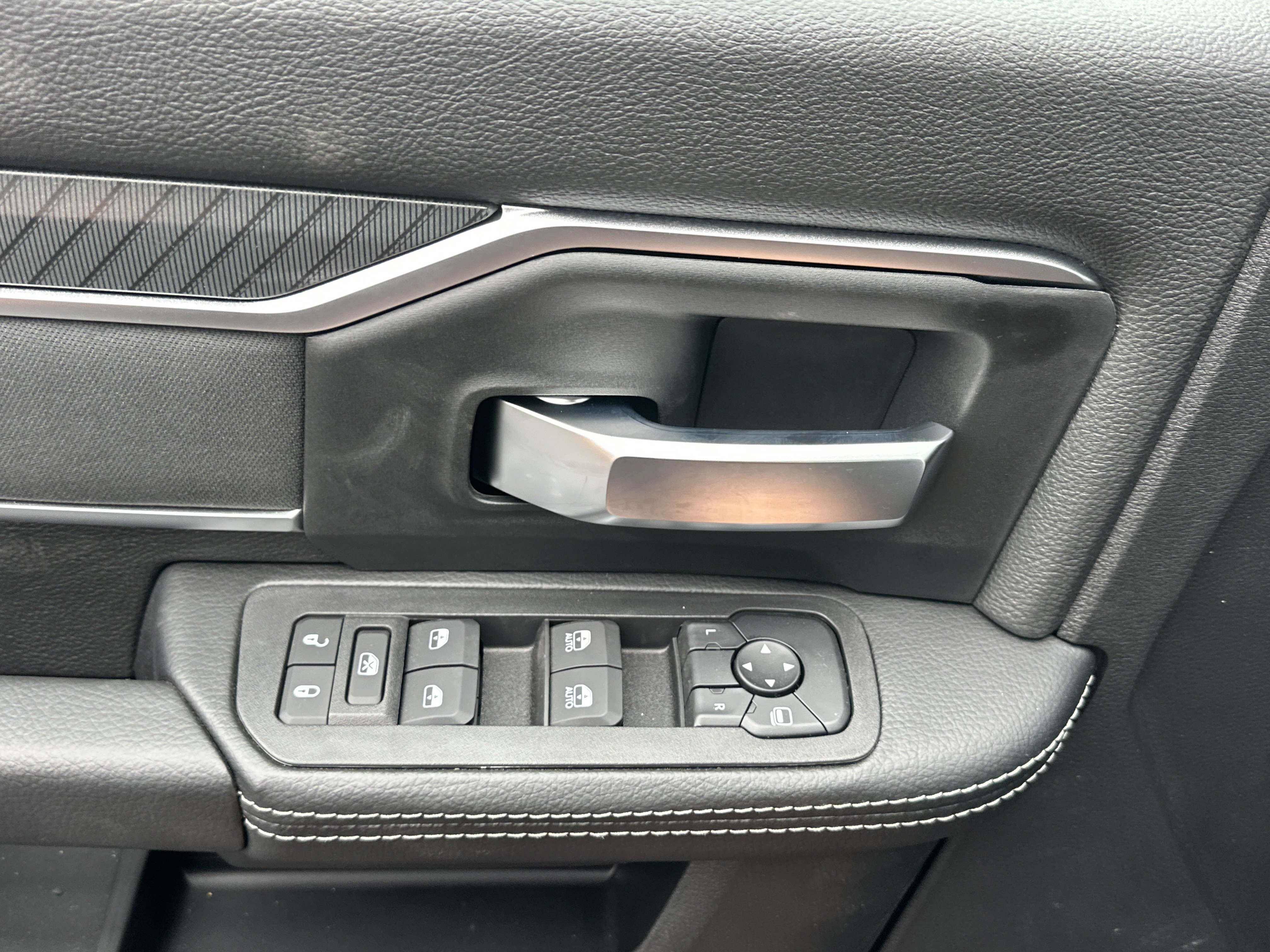 2026 RAM 5500 4x4 Crew Cab