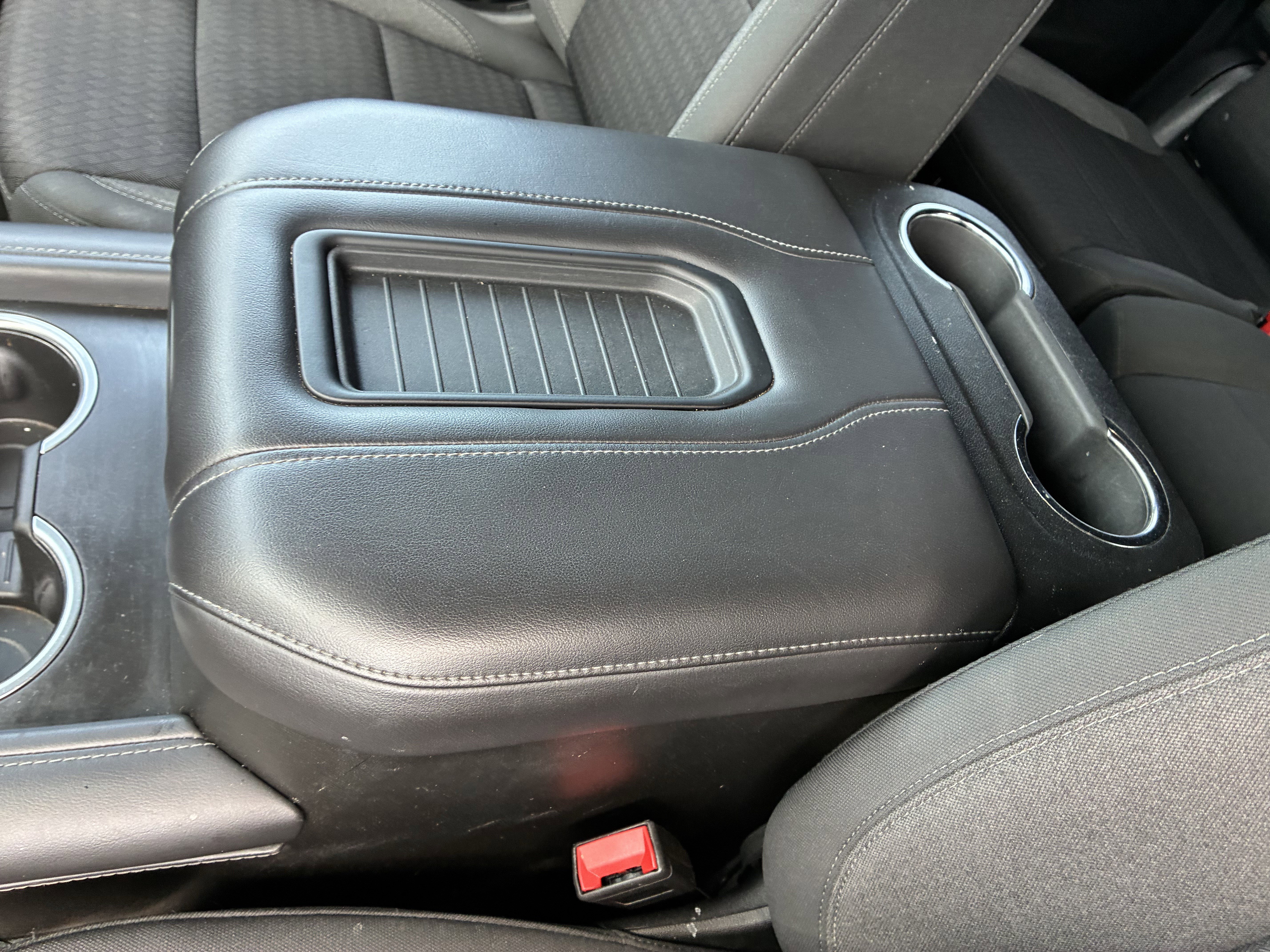 2022 Chevrolet Suburban LS