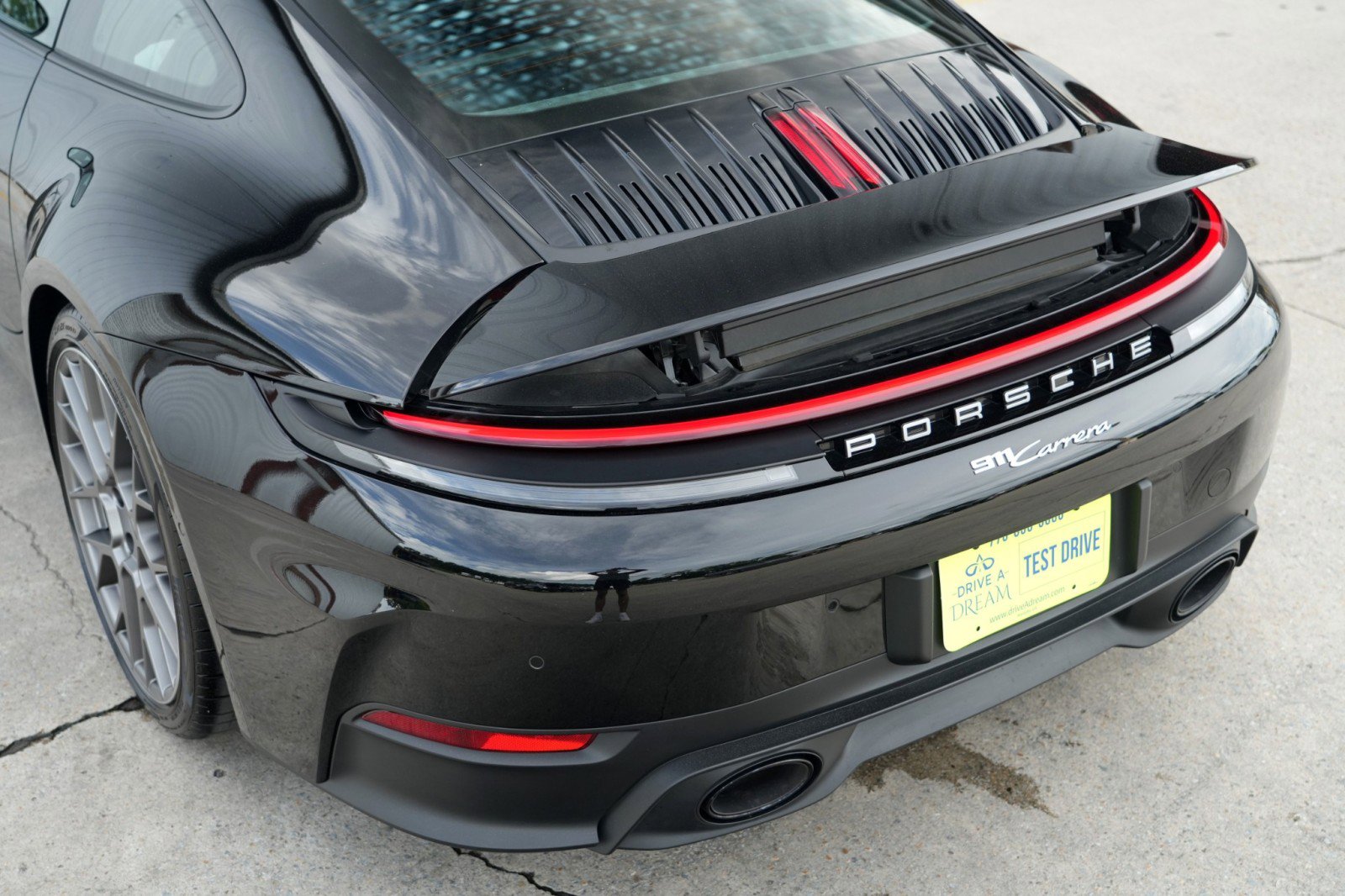 2025 Porsche 911 Carrera