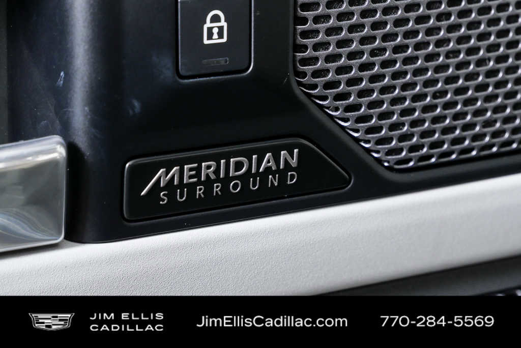 2023 Land Rover Defender 110 SE