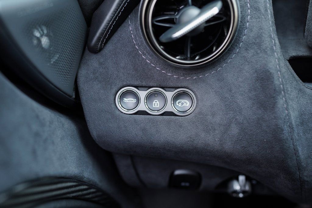 Used 2020 McLaren 720S Performance photo 33