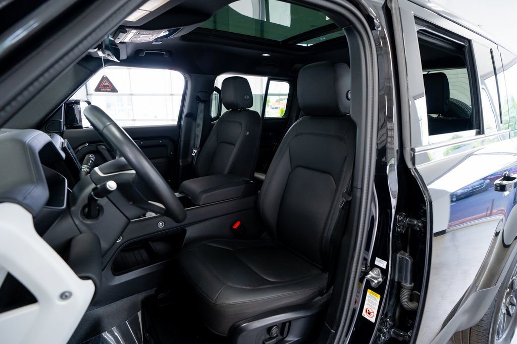 2025 Land Rover Defender 110 S