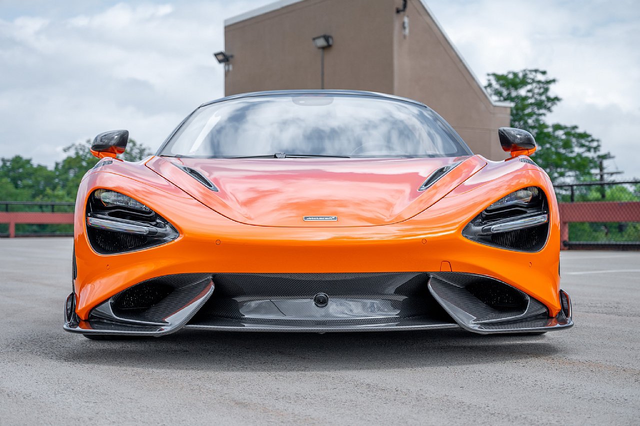 Used 2022 McLaren 765LT photo 13