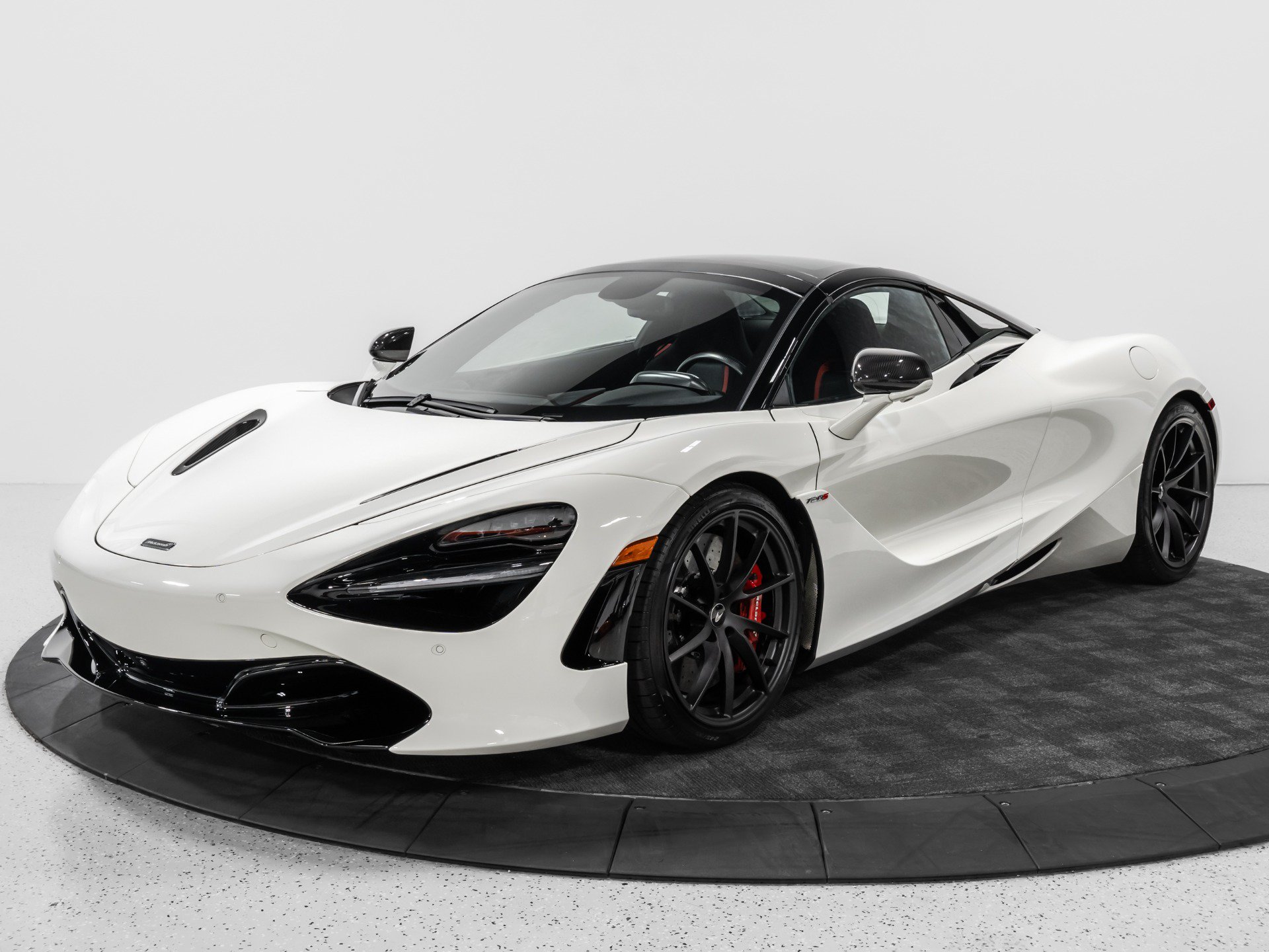 Used 2021 McLaren 720S Performance photo 17
