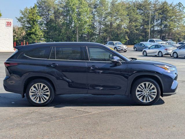 2025 Toyota Highlander Platinum