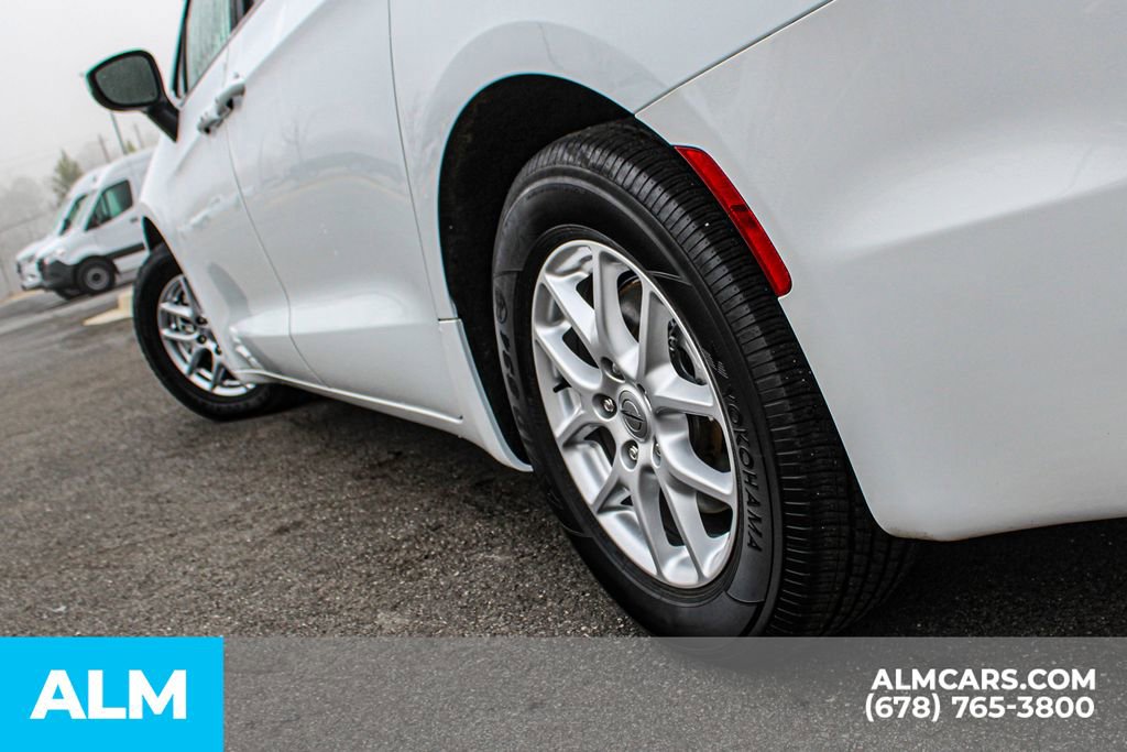 2023 Chrysler Pacifica Touring-L