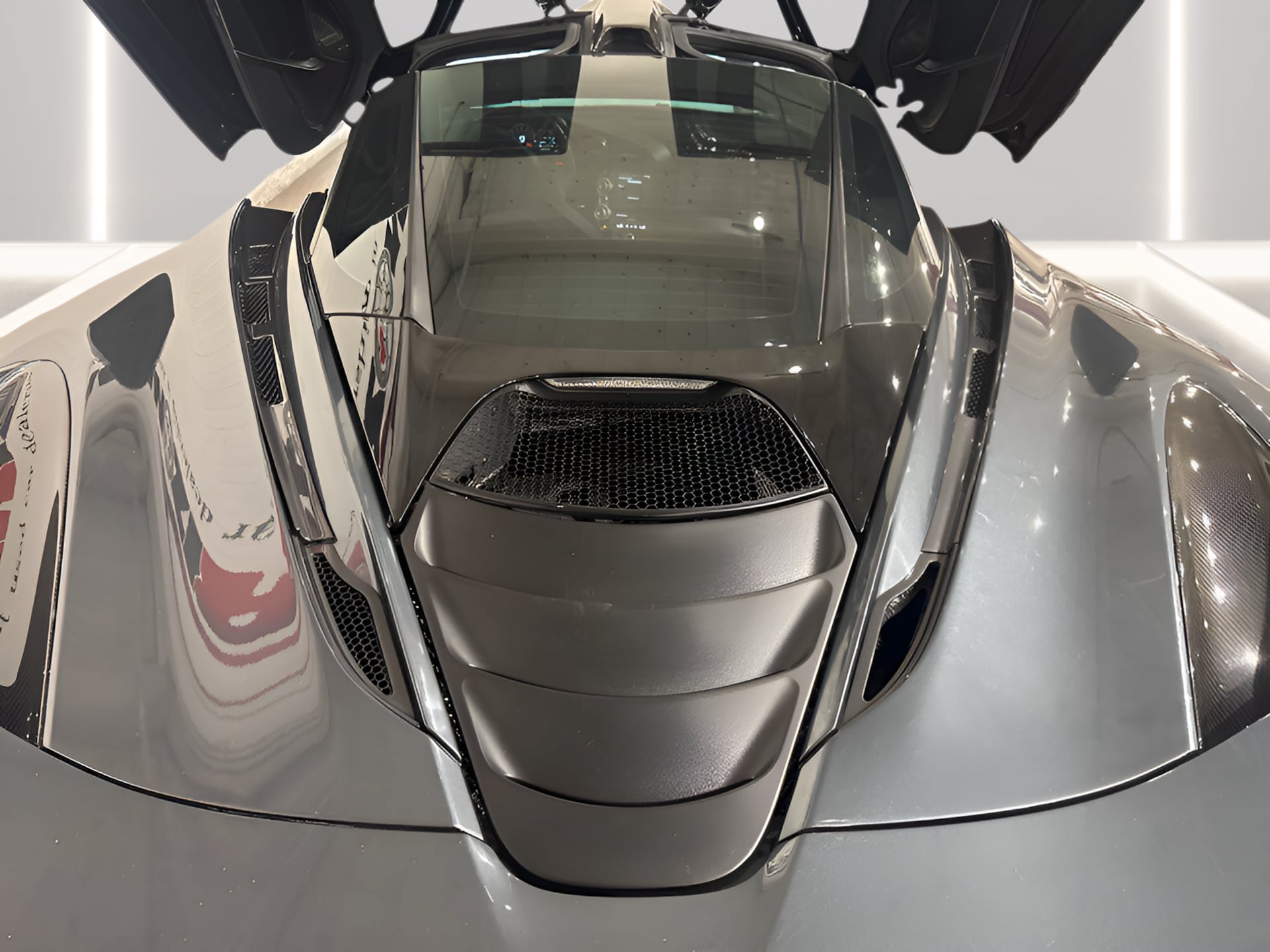 Used 2018 McLaren 720S photo 16