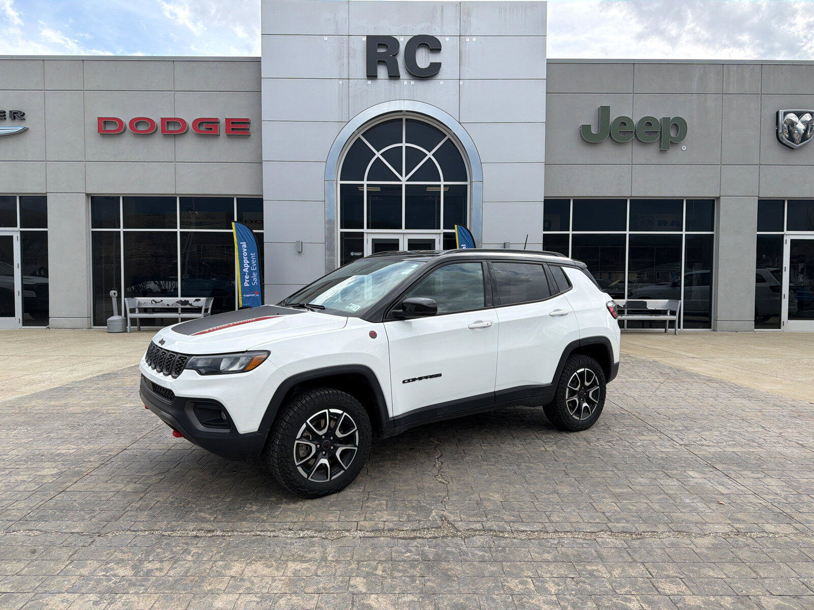 Used 2025 Jeep Compass Trailhawk